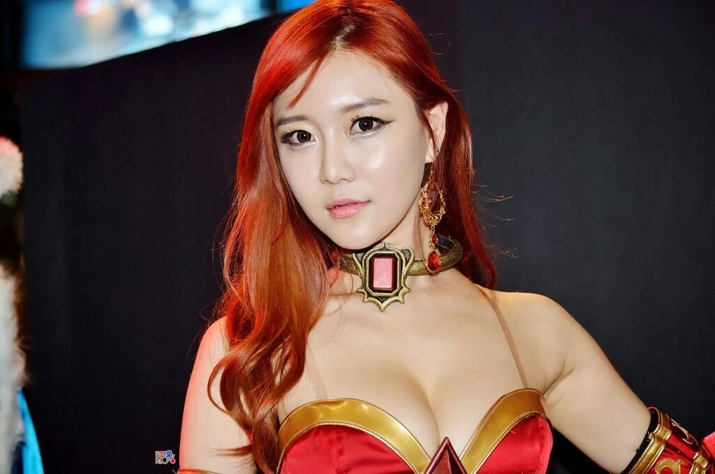 Cosplayer Lina Dota2 Model Chou Seul Ki