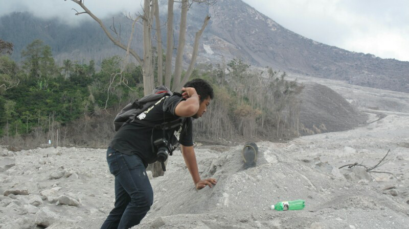 Beberapa foto yang berkaitan dengan Gunung Sinabung Karo