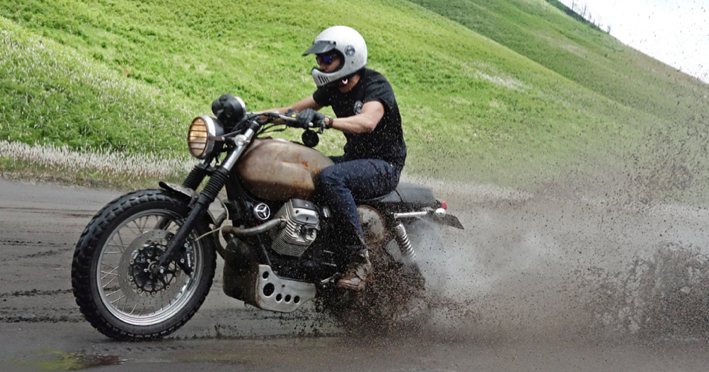 Menjelajahi keindahan Kawasan Bromo dengan scrambler