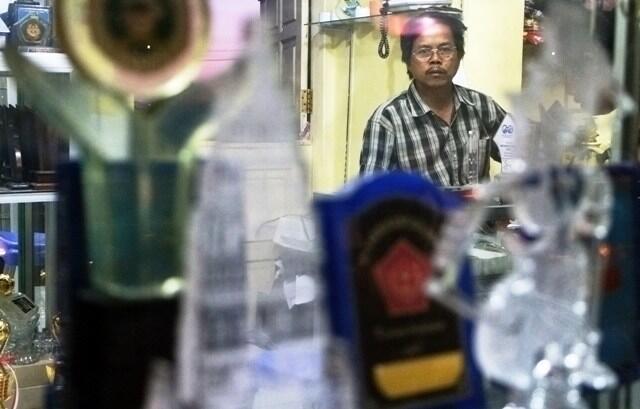 Bisnis Piala Jadi Juara
