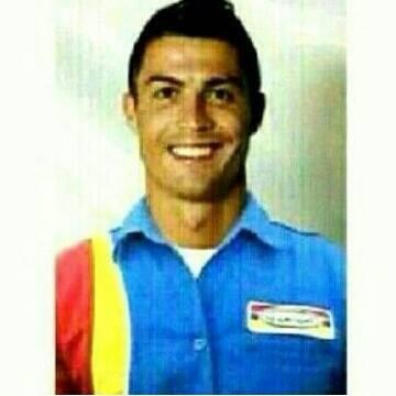 Ternyata Ronaldo punya job sampingan gan