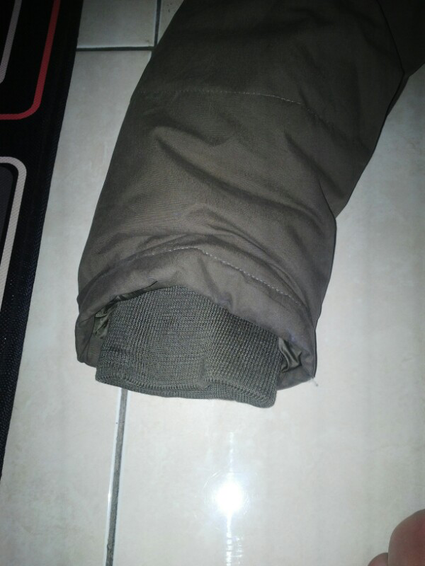 Jaket Outdoor Berghaus & Uniqlo (Not patagonia, tnf, dickies)