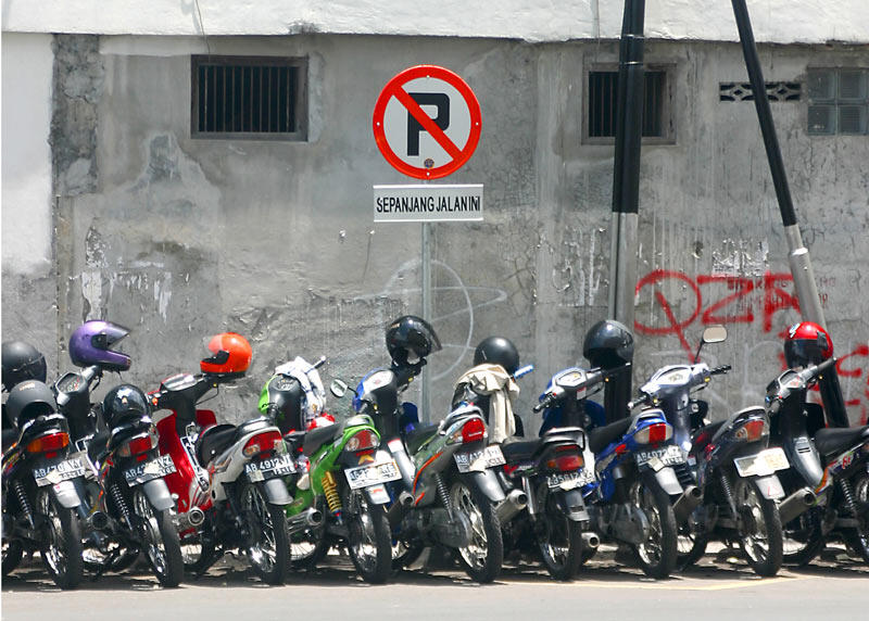 Peraturan yang paling sering dilanggar di indonesia