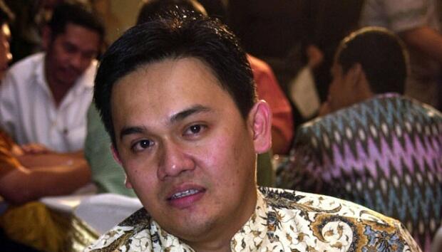 Farhat Abbas Ngamuk di Twitter, Artis NM Dilabrak