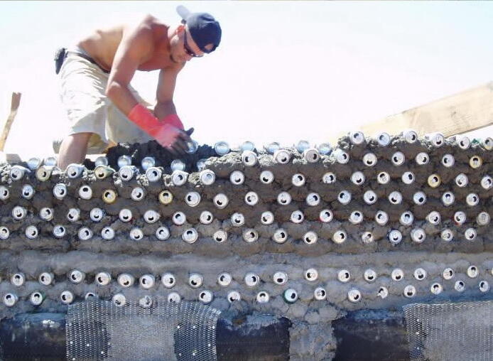 Whoa! Rumah Ini Dibuat Dari Barang Bekas Gan!!