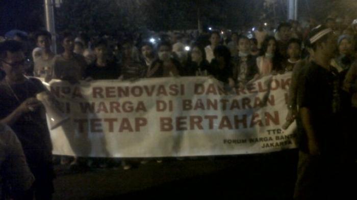 Pengunjuk Rasa Ngamuk, Pagar Rumah Ahok Dijebol