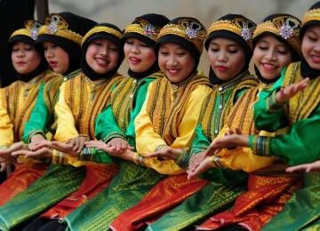 Kayanya budaya indonesia dengan ragam tarian daerah