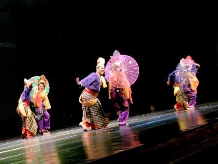 Kayanya budaya indonesia dengan ragam tarian daerah