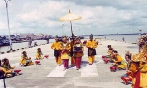 Kayanya budaya indonesia dengan ragam tarian daerah