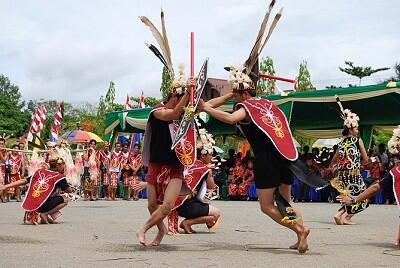 Kayanya budaya indonesia dengan ragam tarian daerah