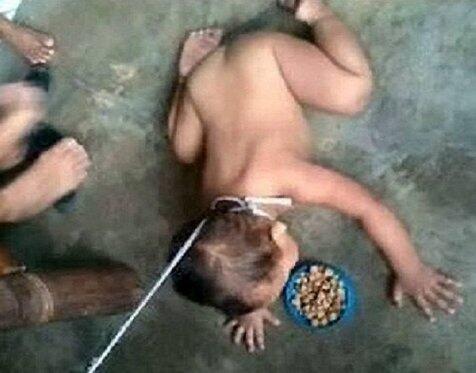 MIRIS!!! Istri Pejabat di Filipina Merantai Bayinya Seperti Anjing (+PIC)