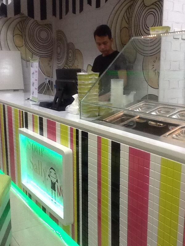 Take over franchise sour sally frozen yogurt brand terkenal, all in take over