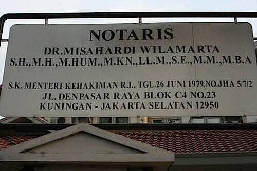 BUKAN GELAR PENDIDIKAN YANG KELAK MENENTUKAN AGAN AKAN JADI APA