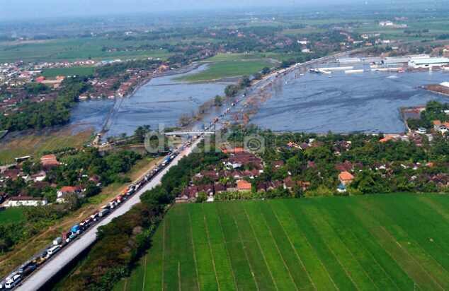 Ogoh-ogoh Ical Diarak, Dua Warga Korban Lapindo Kesurupan