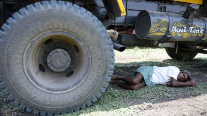 Jalanan Meleleh akibat Serangan Gelombang Panas di India