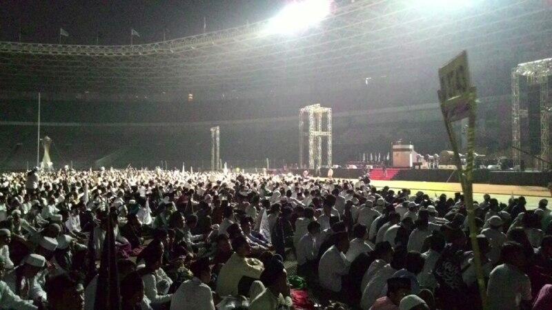 Rapat dan Pawai Akbar di Gelora Bung Karno ke Bundaran HI di Hadiri 150.000 Peserta