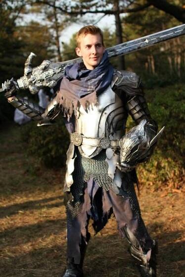 Orang ini fans berat &quot;Dark Souls&quot; - Dia Membuat Cosplay Versi Dia Sendiri