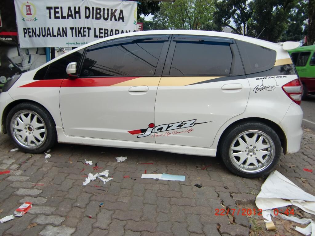 Gambar Modifikasi Stiker Mobil Xenia  Dunia Otomotif