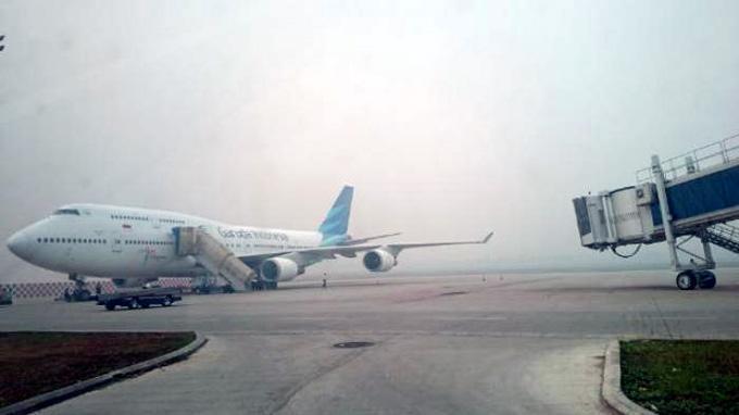 Pesawat Garuda Rute Cengkareng-Makassar Keluar Landasan di Bandara Hasanuddin