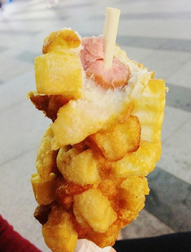 Lihat Nih, 5 Hot Dog Dengan Bentuk Paling ‘Geger’ Tapi Juga Bikin Lapar
