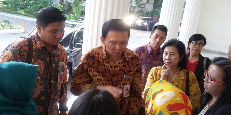 Baru Tiba di Balai Kota, Ahok Dibikin Emosi Ibu-ibu Warga Pinangsia