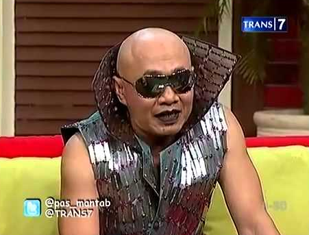 Dulunya Pria ini Penyanyi yg sederhana, Nyentrik, tapi Kesandung Kasus