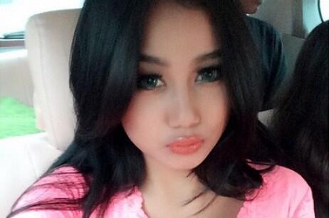Selebrity Dengan Dandanan Yang Menor