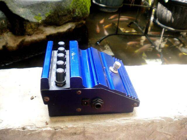 EFEK ROCKTRON RAMPAGE DISTORTION