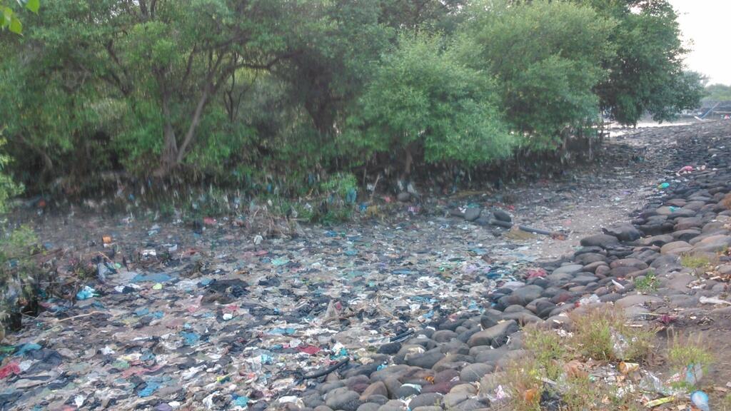 Sisi lain dan sisi ujung surabaya (oleh-oleh sepedaan tadi)