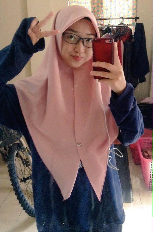 (bening) subhanallah 2 seleb malaysia cantik yang terkenal lewat sosmed (pict)