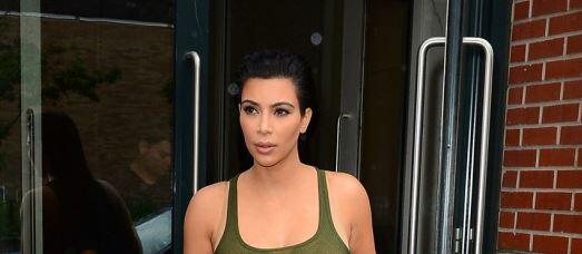 Kim Kardashian Pakai Baju Transparan !