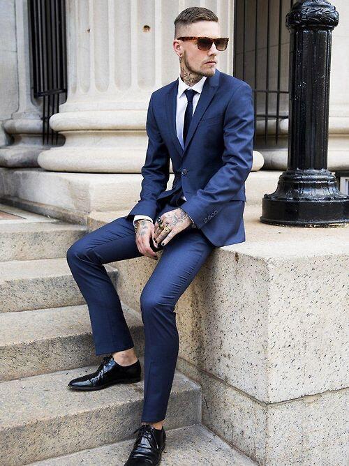 How to Wear a Suit Properly 