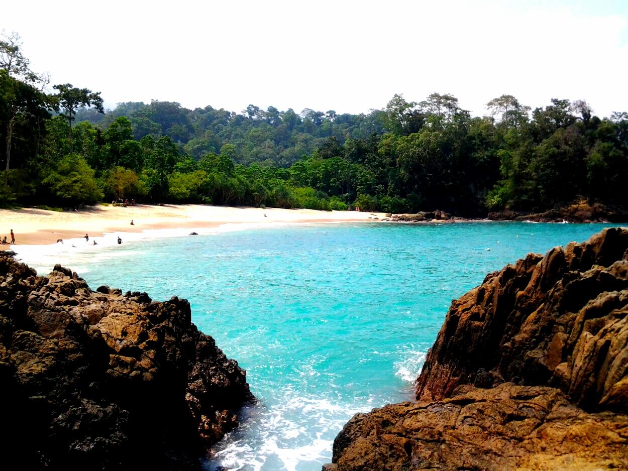 Surga Tersembunyi Bayuwngi - Teluk Ijo - Green Bay