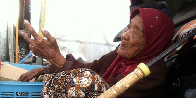 Demi Sesuap Nasi, Nenek 111 Tahun Ini Jualan Kacang Rebus di Stasiun Tugu Yogya