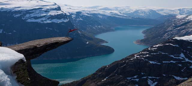 Agan Belum Dibilang Bernyali Sebelum Pergi Ke Trolltunga
