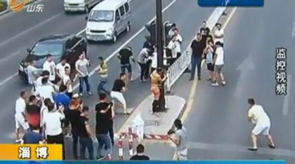 Teganya, Pengantin Pria Diikat dan Ditelanjangi di Pinggir Jalan