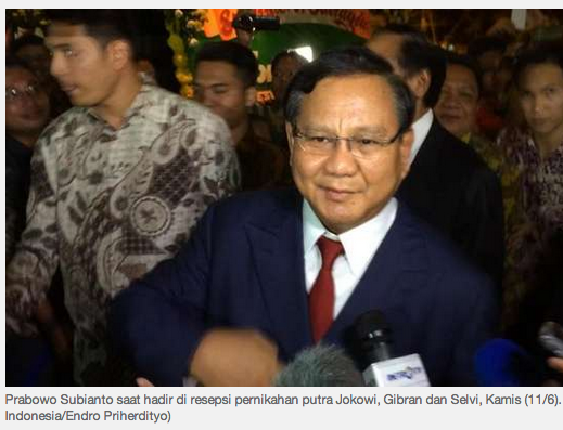 &#91;My Lord&#93; Prabowo Kaget Dipanggil oleh Ibu-ibu usai Hadiri Resepsi Gibran-Selvi