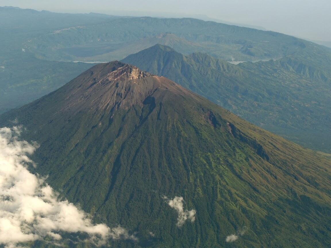 Ketika Tuhan Menciptakan Indonesia