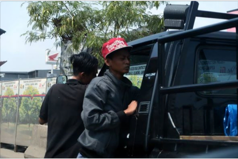 Begal Beraksi Di Keramaian Di Siang Bolong