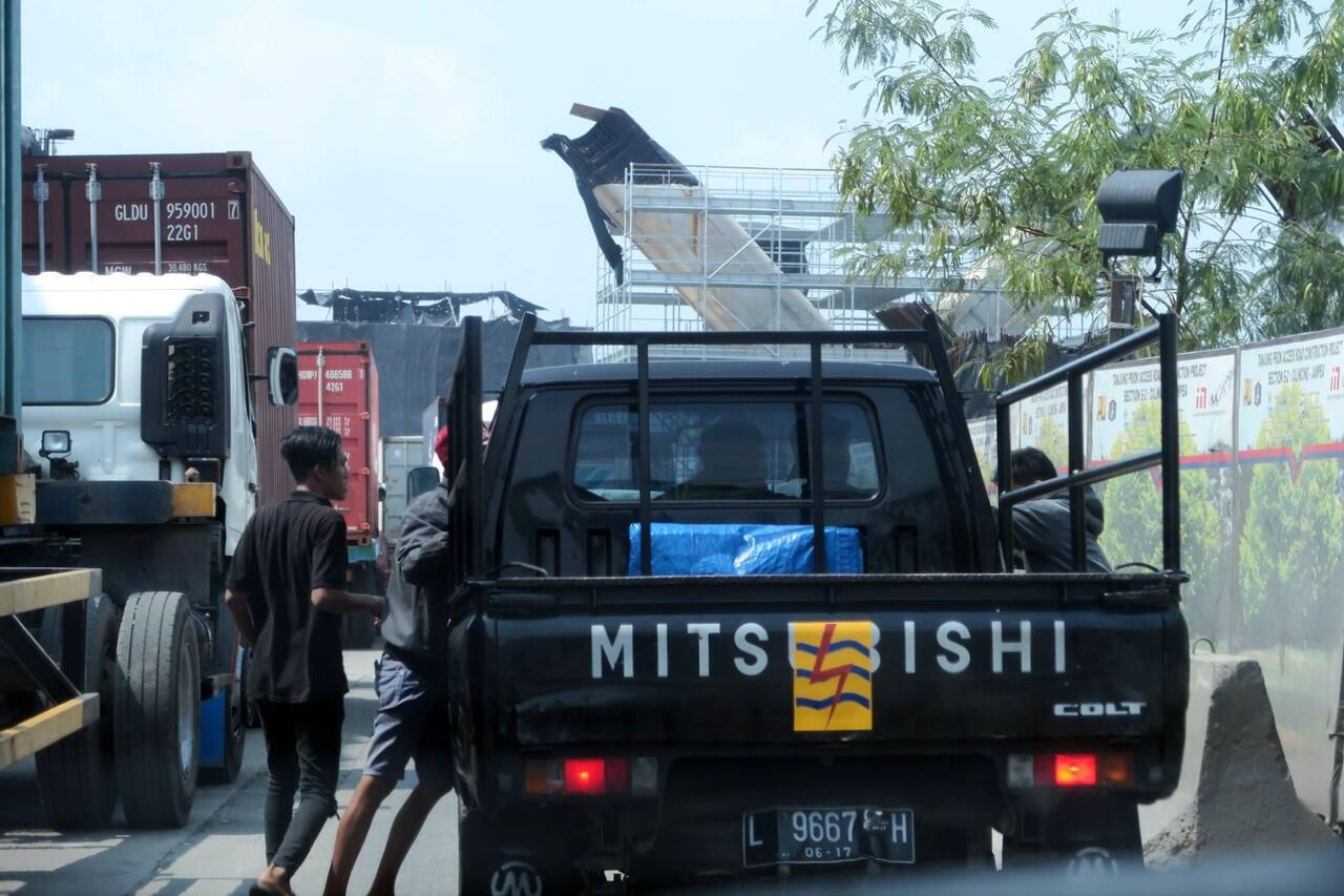 Perampokan siang bolong Di Jl. Raya Cilincing (foto pelaku)