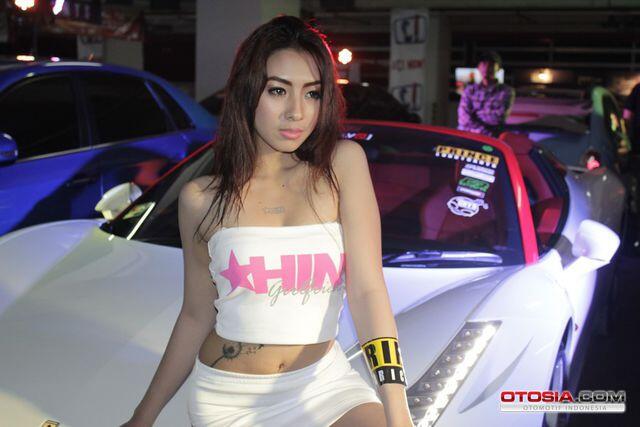 Model Seksi: Kenali Saya Dulu, Baru Silahkan Hakimi Saya