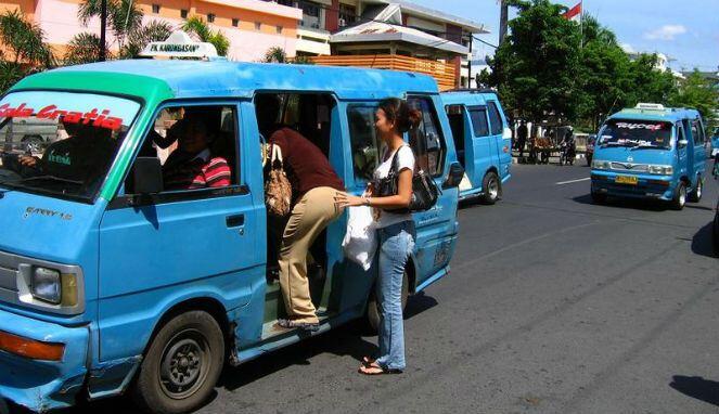 Fakta Kelakuan Sopir Angkot Indonesia yang Sering Bikin Sebel