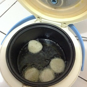 Alternatif memasak dengan rice cooker(anak kos wajib masuk)