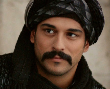 Pemeran Film Turki [Abad Kejayaan & Elif) ada kembarannya gan