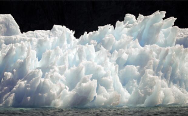 Misteri Terkurasnya Danau Es di Greenland Terjawab