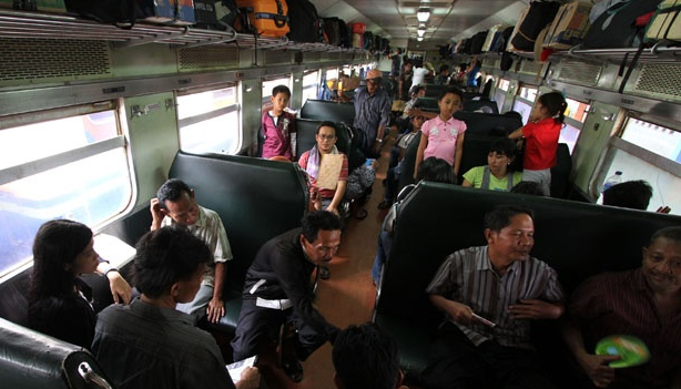 Baru Naik Kereta Ekonomi? Ini Tips Penting untuk Anak Muda