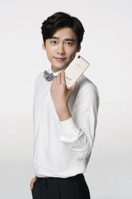6 Hari Pre-Order, 5 Juta Unit OPPO R7 Dipesan! :matabelo