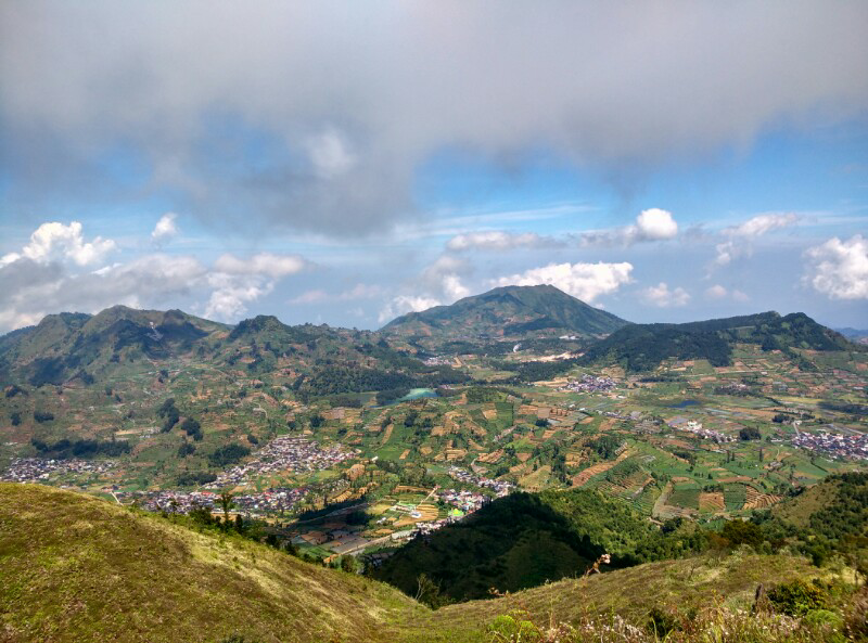 keindahan dieng, gunung prau dan golden sunrise sikunir