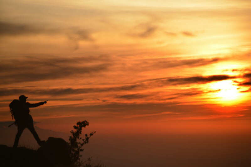 keindahan dieng, gunung prau dan golden sunrise sikunir