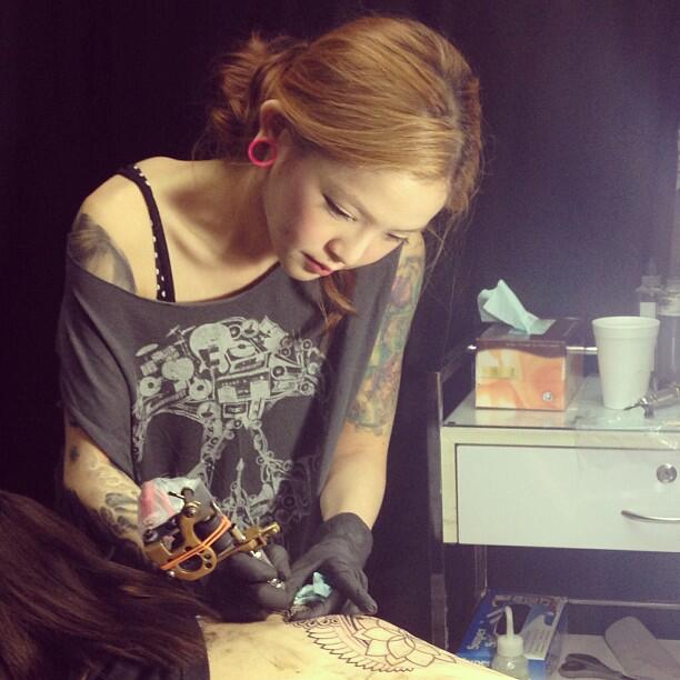 Kenalan yuk gan dengan &quot;Professional Female Tattoo Artis&quot; ~ Si Cantik_Kinki Ryusaki 